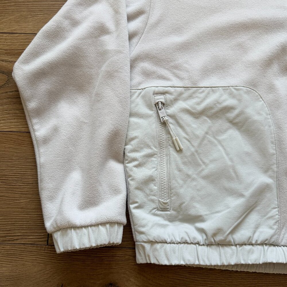 Vuori Women's Aspen Salt Color Half Zip Pullover Size: XS - Picture 5 of 14
